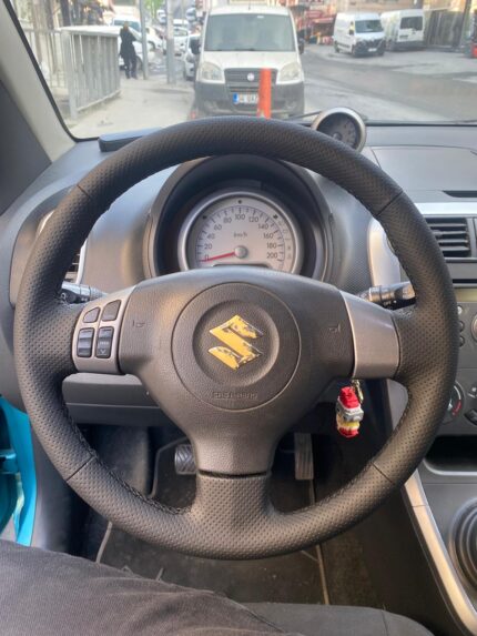 Direksiyon kılıfı Suzuki Swift -2006-2011 Noktalı Desen Spor siyah